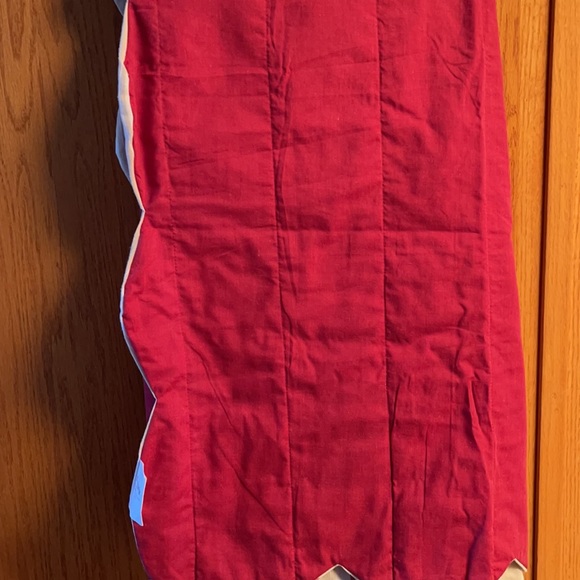 Paris-France Coverlet/Throw - Scalloped edges, reversible. - Picture 6 of 8